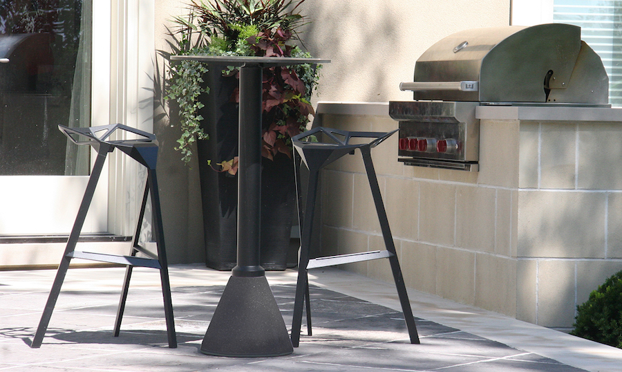 Magis_table_one_bistrot_ambient_multi_TV449_TV450_TV458_outdoor_01